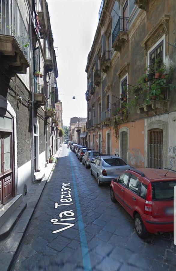 Holiday House Da Carlo คาตาเนีย ภายนอก รูปภาพ