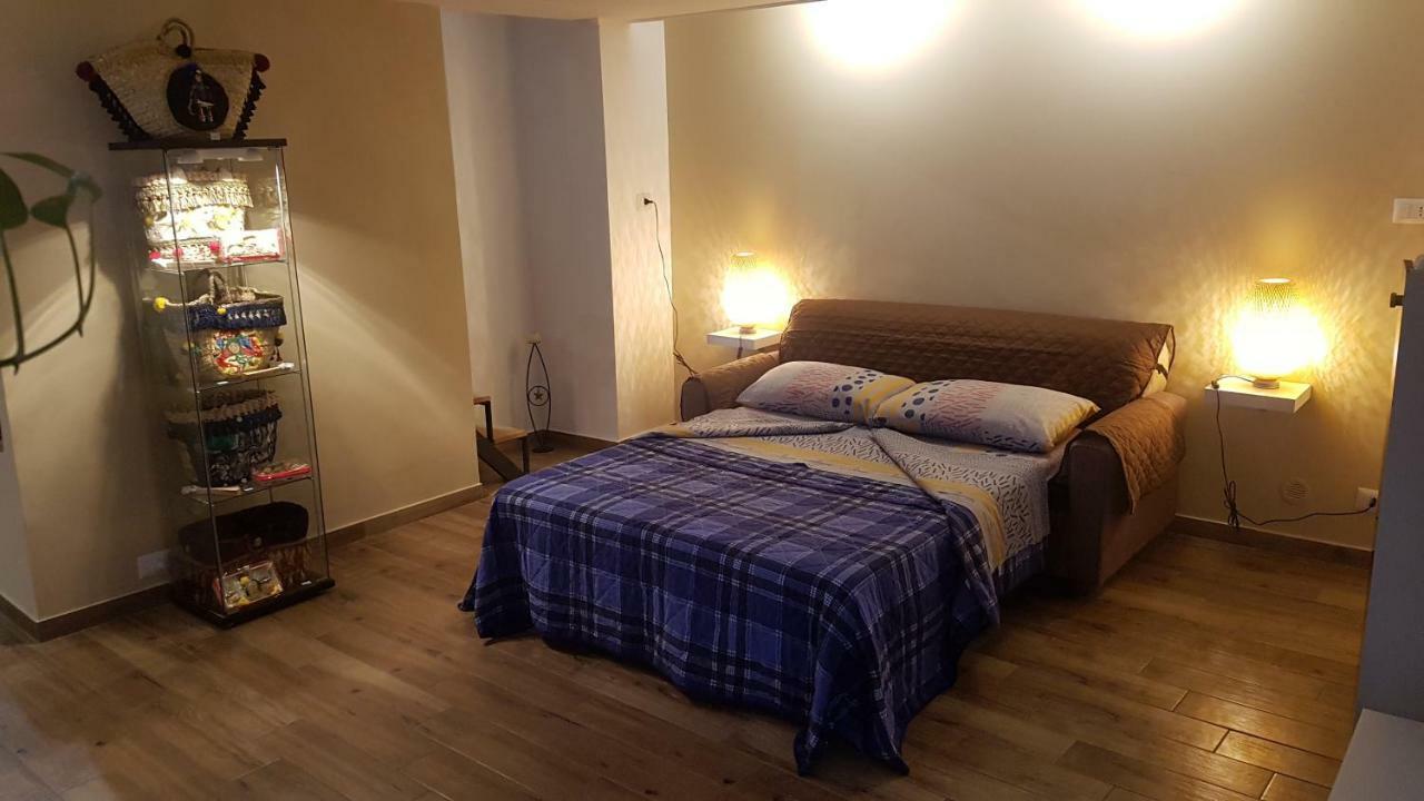 Holiday House Da Carlo คาตาเนีย ภายนอก รูปภาพ
